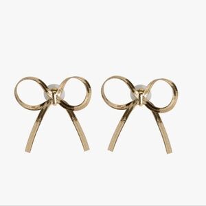 Bow earrings Lisa Says Gah